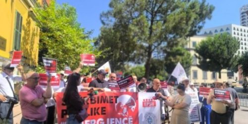 Протест Албанија